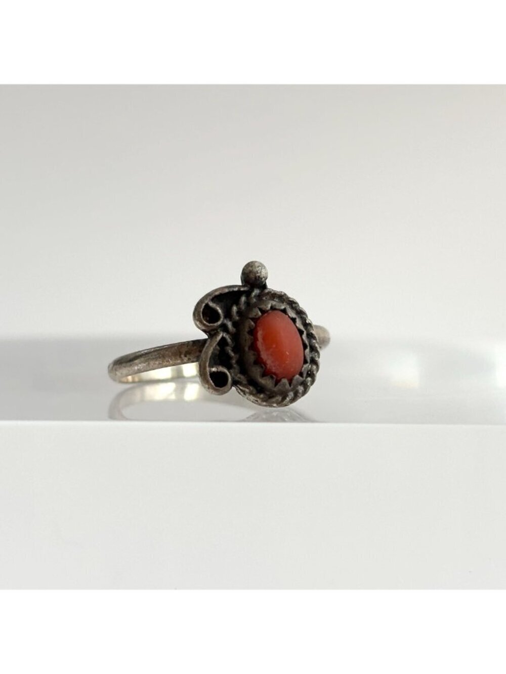 Coral Accented Navajo Inspired Southwest Sterling Silver 925 Vintage Ring - sz 5 - Picture 4 of 15